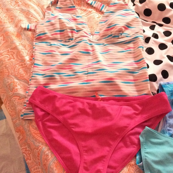 Bathing suit bundle - Picture 2 of 3