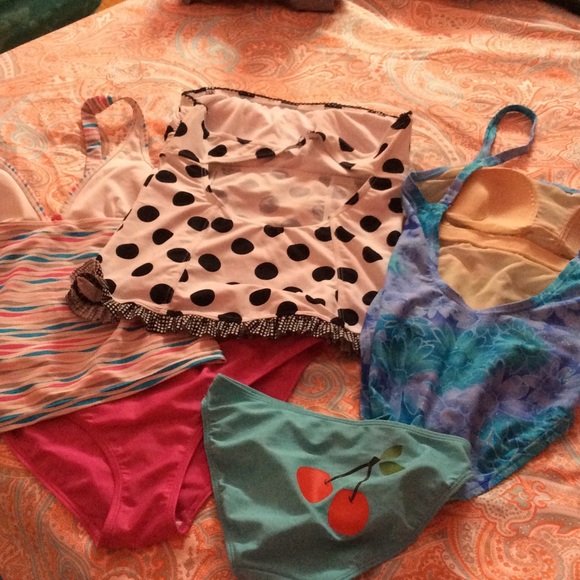 Bathing suit bundle - Picture 3 of 3