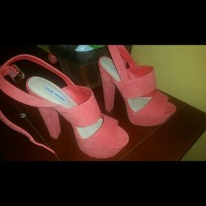 Beautiful Steve Madden Platform Pumps!