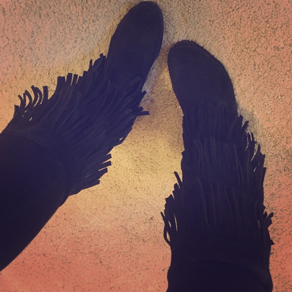 Minnetonka fringe boots