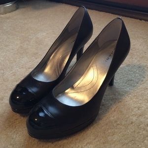 Tahari black heels