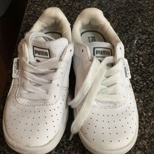 Girl all white puma sneaker