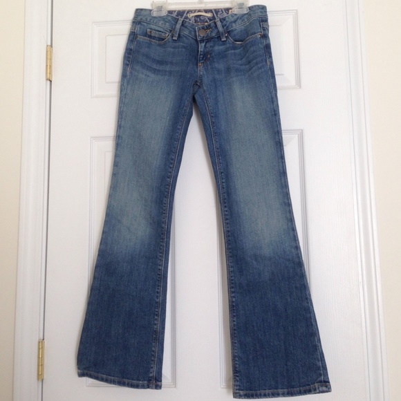 Gap Low Rise Boot Cut light wash jeans 0 petite