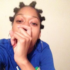 Meet your Posher, Simone