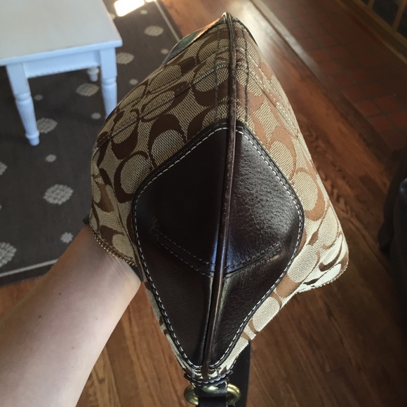 Coach Signature Brown Handbag No. H0768-11371 - Picture 3 of 4