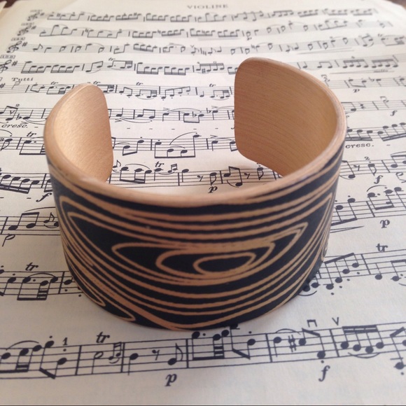 Sold in bundle !! tivi wooden bangle bracelet - Picture 2 of 4