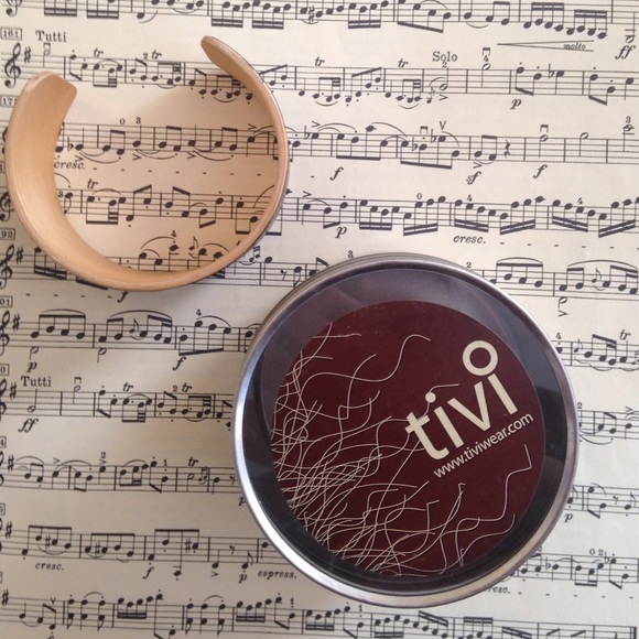 Sold in bundle !! tivi wooden bangle bracelet - Picture 4 of 4