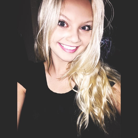 Meet your Posher, Hannah - Picture 1 of 1