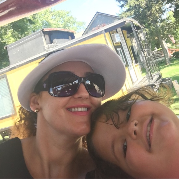 Meet your Posher, Maria - Picture 5 of 6