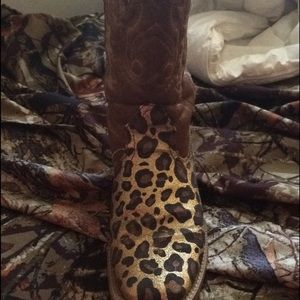 Roper cheetah print boots
