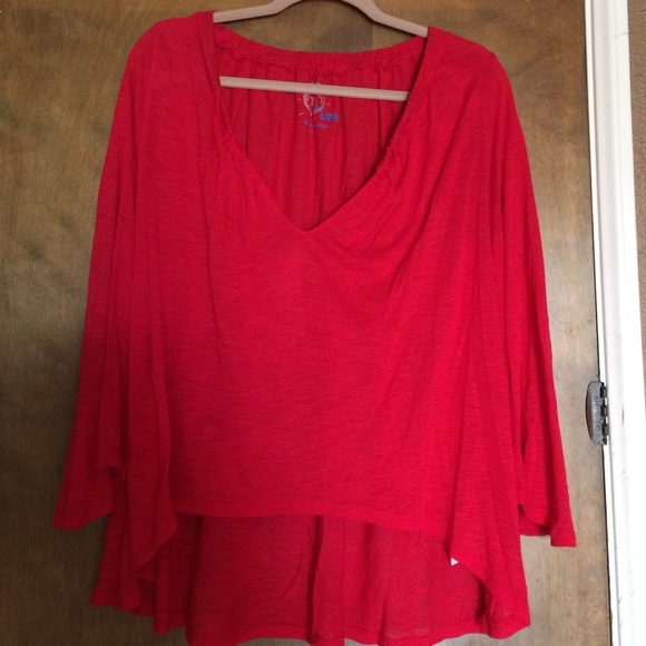 Blue Life red Bell sleeves flowy long top vneck