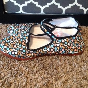 Brand new NEVER WORN patterned Mary Janes