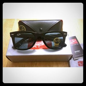 Ray-ban wayfarer black sunglasses