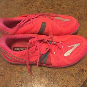 Brooks unlimited running shoes 9.5
