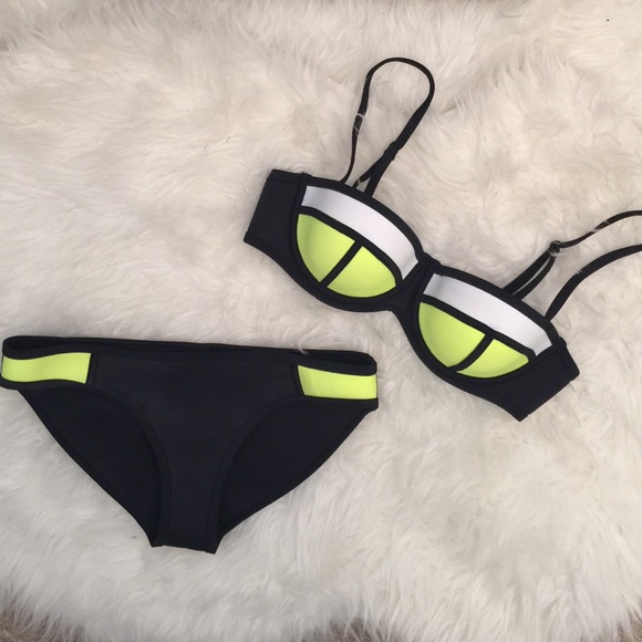 TRIANGLE bikini set black/neon w/ box