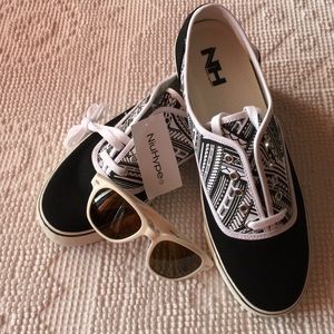 Sweet pair of all canvas shoes