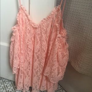 Kimchi Blue cut out shoulder top. Pink. Large