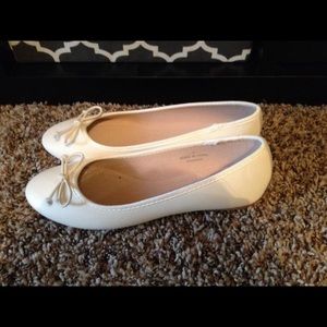NWOT NEVER WORN NEW Asos flats cream colored
