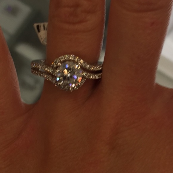 Looking for this ring