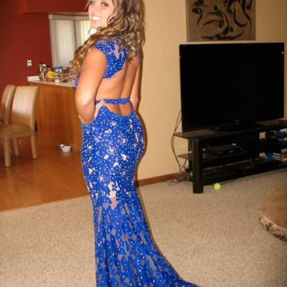 Meet your Posher, Ally