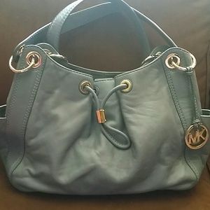 SALE! ACCEPTING ALL OFFERS! Michael Kors handbag