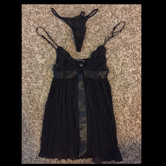 Victoria's Secret 2pc nighty.
