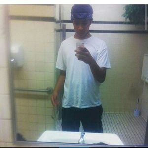 Meet your Posher, Javier