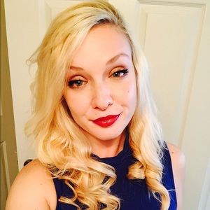 Meet your Posher, Hayley