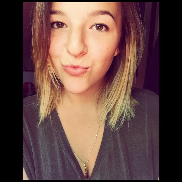 Meet your Posher, Samantha-lynn - Picture 1 of 1