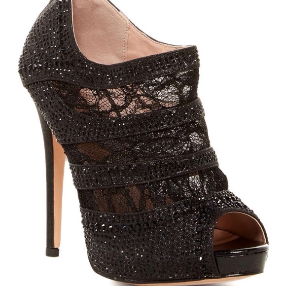 Lauren Lorraine Shoes - FLASHSALE💕LAUREN LORRAINE AMAZING STILETTO BOOTIE