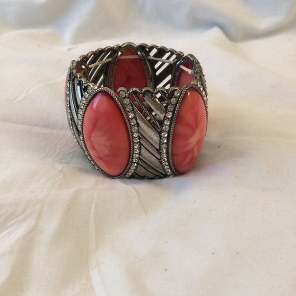 Pink & Silver Bracelet - GREAT FOR BUNDLING! 👍🏾 - Picture 2 of 3