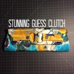 Stunning Guess clutch