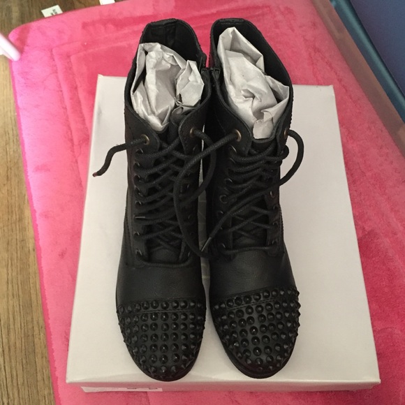 🚫SOLD🚫Bakers Black Leather Stud Boots