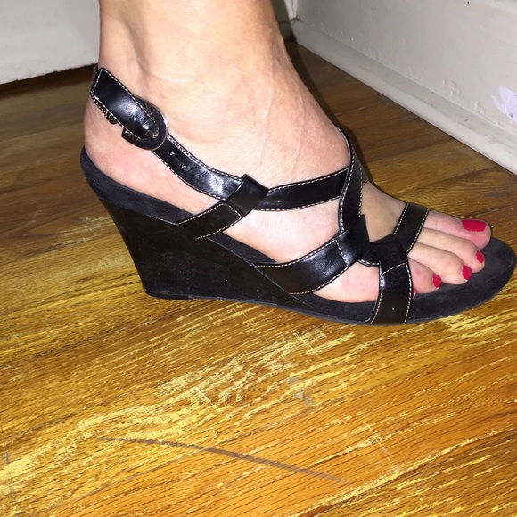 Black leather sandals