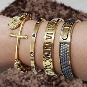 Not selling. Sharing. I love my aotd!