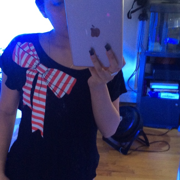Big bow shirt