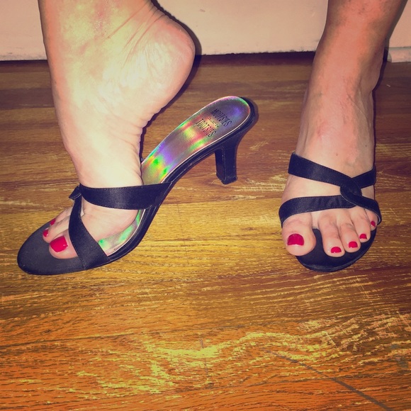 Black dress shoes