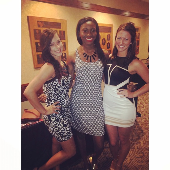 Meet your Posher!! - Picture 3 of 3