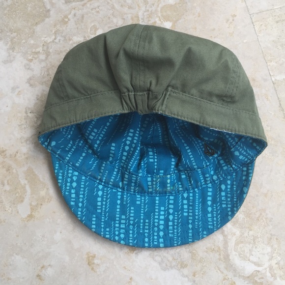 Volcom hat - Picture 2 of 2
