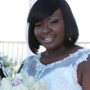 Meet your Posher, Monique