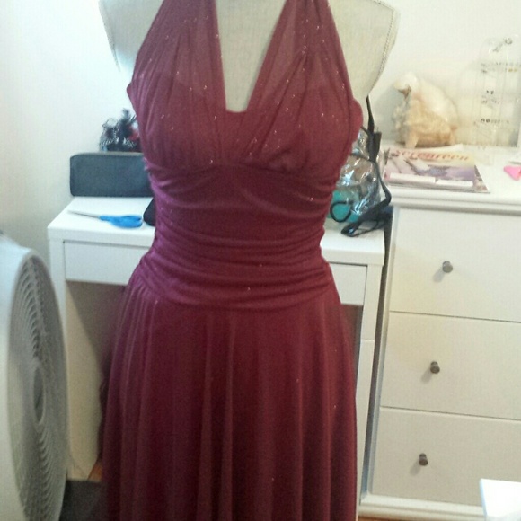 Dress - Picture 2 of 4