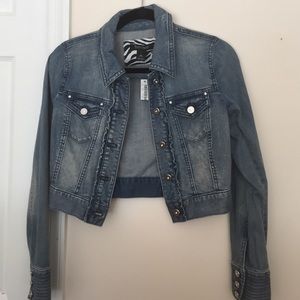 Cropped denim jacket