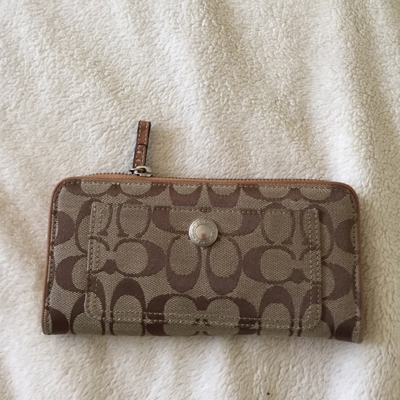 Coach wallet - Picture 1 of 1