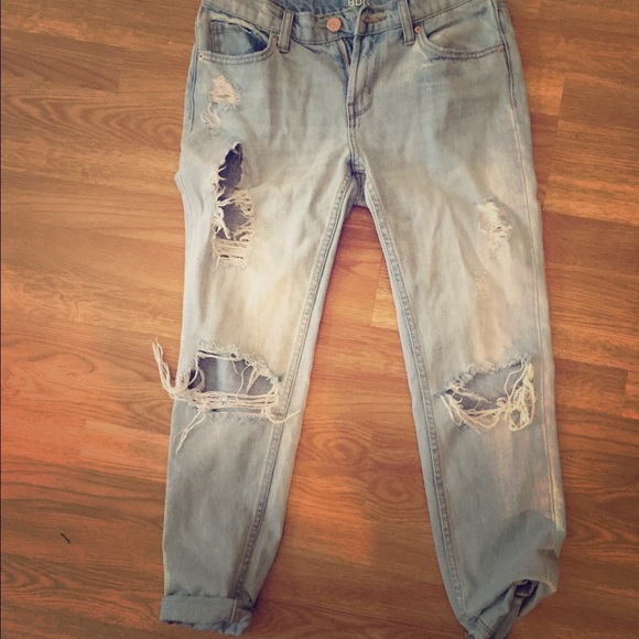 Bdg Light Wash distressed Boyfriend Jeans