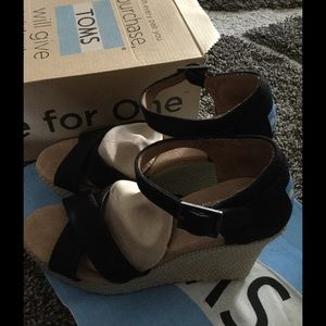 Toms strappy wedge -reduced price