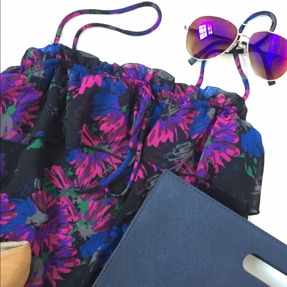 Forever 21 Tops - Floral spaghetti strap top