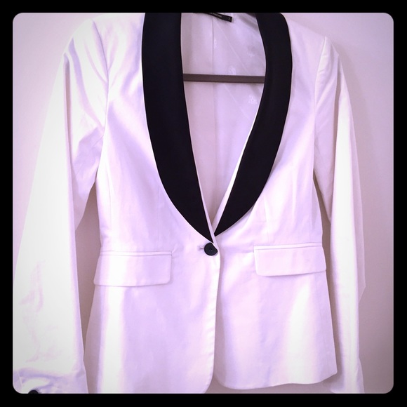 Club Monaco white tuxedo blazer with black collar