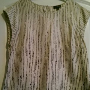 The Limited NWOT crepe shell