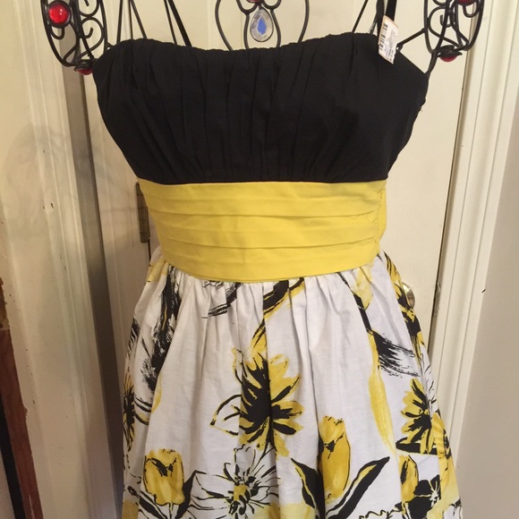 TRIXXI PRETTY  BLACK & YELLOW PRINT DRESS - Picture 3 of 3