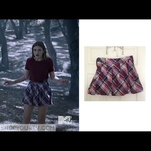 ISO Pleated Plaid skirt